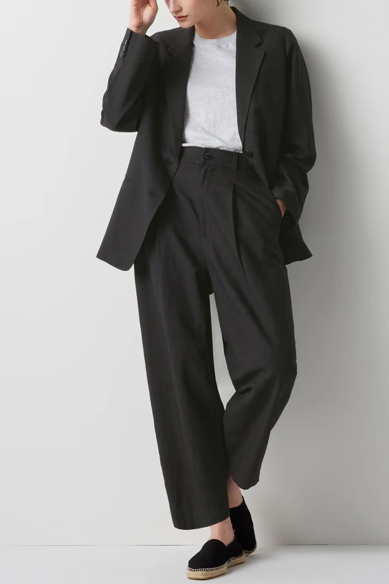 Linen Blend Pleated Tapered Fit Trousers (Long)